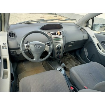 Toyota Yaris  Hatchback 2009,  1.3 benzyna, automat - Na sprzedaż za 7 500,00 zł - Tarnów - zdjęcie 7