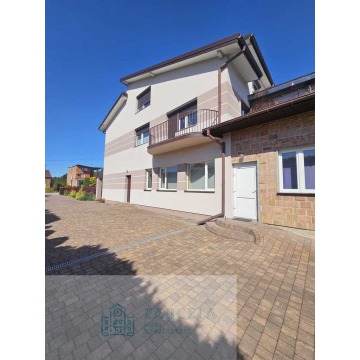 Sprzedam dom Radomsko - ,  pow.  340 m2,  działka:   2135 m2 - zdjęcie 2
