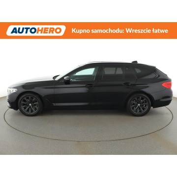 BMW Seria 5  Kombi 2019,  2.0 diesel, automat - Na sprzedaż za 90 000 zł - Warszawa - zdjęcie 2