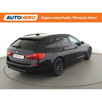 BMW Seria 5  Kombi 2019,  2.0 diesel, automat - Na sprzedaż za 90 000 zł - Warszawa - zdjęcie 7