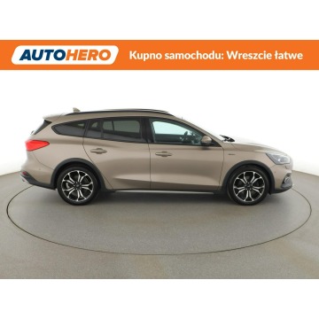 Ford Focus  Kombi 2019,  2.0 diesel, automat - Na sprzedaż za 51 900 zł - Warszawa - zdjęcie 9
