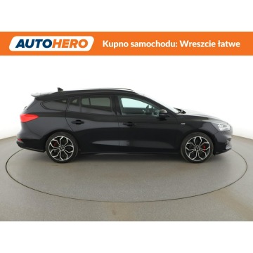 Ford Focus  Kombi 2018,  2.0 diesel - Na sprzedaż za 52 800 zł - Warszawa - zdjęcie 9