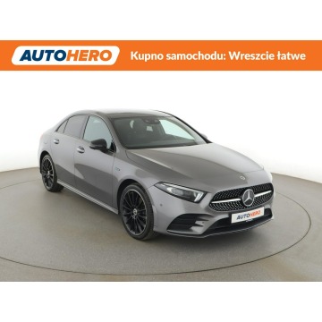 Mercedes - Benz A-klasa  Sedan/Limuzyna 2020,  1.3 hybryda, automat - Na sprzedaż za 85 300 zł - Warszawa - zdjęcie 11