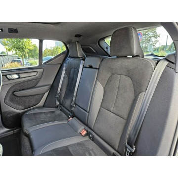 Volvo   SUV 2022,  2.0 benzyna, automat - Na sprzedaż za 149 900 zł - Tychy - zdjęcie 12