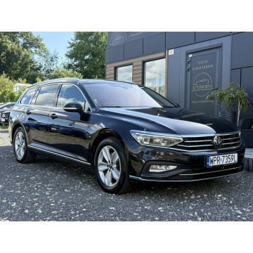 Volkswagen Passat  Kombi 2023,  2.0 benzyna, automat - Na sprzedaż za 79 900 zł - Będzin - zdjęcie 4