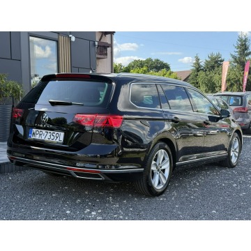 Volkswagen Passat  Kombi 2023,  2.0 benzyna, automat - Na sprzedaż za 79 900 zł - Będzin - zdjęcie 11