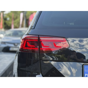 Volkswagen Passat  Kombi 2023,  2.0 benzyna, automat - Na sprzedaż za 79 900 zł - Będzin - zdjęcie 10