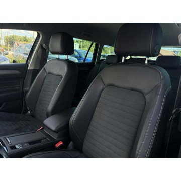 Volkswagen Passat  Kombi 2023,  2.0 benzyna, automat - Na sprzedaż za 79 900 zł - Będzin - zdjęcie 12