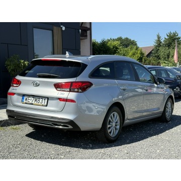 Hyundai i30  Kombi 2022,  1.0 benzyna - Na sprzedaż za 45 900 zł - Będzin - zdjęcie 9
