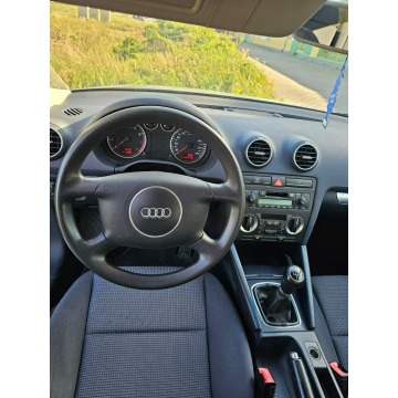 Audi A3  Hatchback 2003,  1.6 benzyna - Na sprzedaż za 4 200,00 zł - Głogów - zdjęcie 7