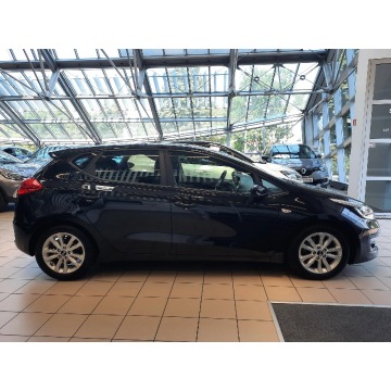 Kia Ceed  Hatchback 2016,  1.4 benzyna - Na sprzedaż za 38 700 zł - Kraków - zdjęcie 5