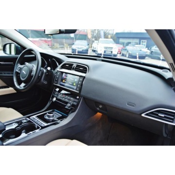Jaguar XE  Sedan/Limuzyna 2016,  3.0 benzyna, automat - Na sprzedaż za 110 000 zł - Warszawa - zdjęcie 7