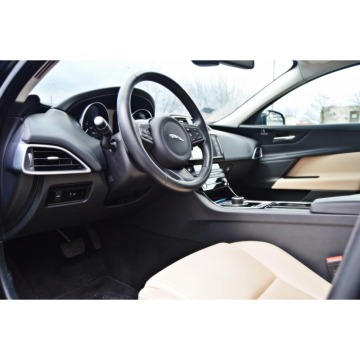 Jaguar XE  Sedan/Limuzyna 2016,  3.0 benzyna, automat - Na sprzedaż za 110 000 zł - Warszawa - zdjęcie 5