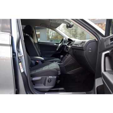 Volkswagen Tiguan  Terenowy 2021,  2.0 benzyna, automat - Na sprzedaż za 84 900 zł - Warszawa - zdjęcie 8