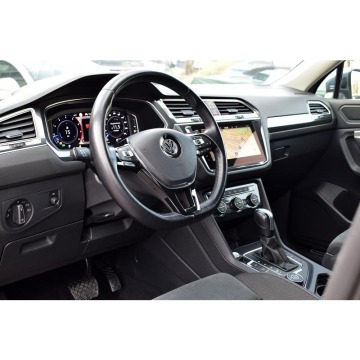 Volkswagen Tiguan  Terenowy 2021,  2.0 benzyna, automat - Na sprzedaż za 84 900 zł - Warszawa - zdjęcie 4