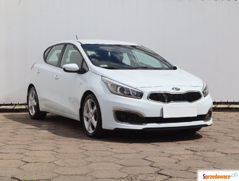 Kia Ceed  Hatchback 2016,  1.6 benzyna - Na sprzedaż za 37 999 zł - Łódź