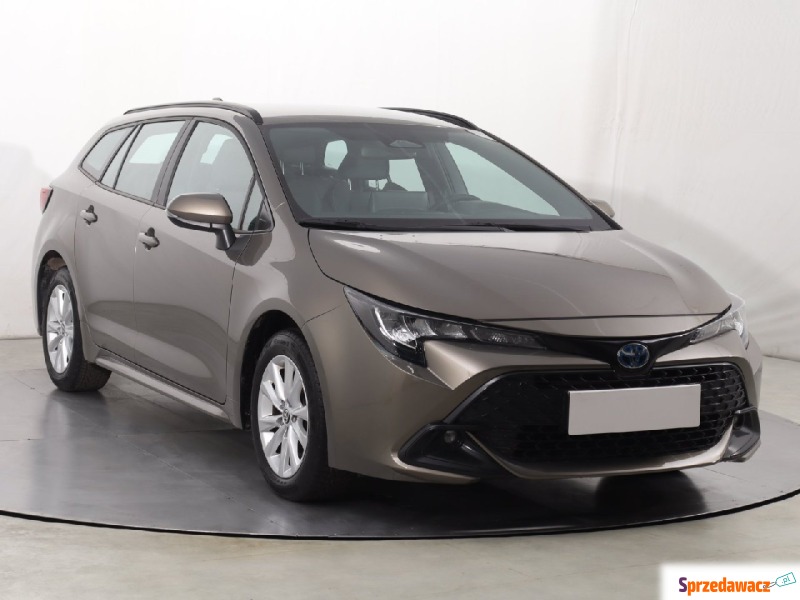 Toyota Corolla  Kombi 2023,  1.8 benzyna, automat - Na sprzedaż za 93 999 zł - Katowice