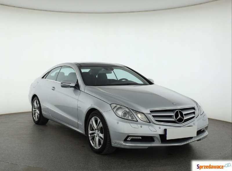Mercedes - Benz E-klasa  Coupe/Sportowy 2009,  3.5 benzyna, automat - Na sprzedaż za 49 999 zł - Piaseczno