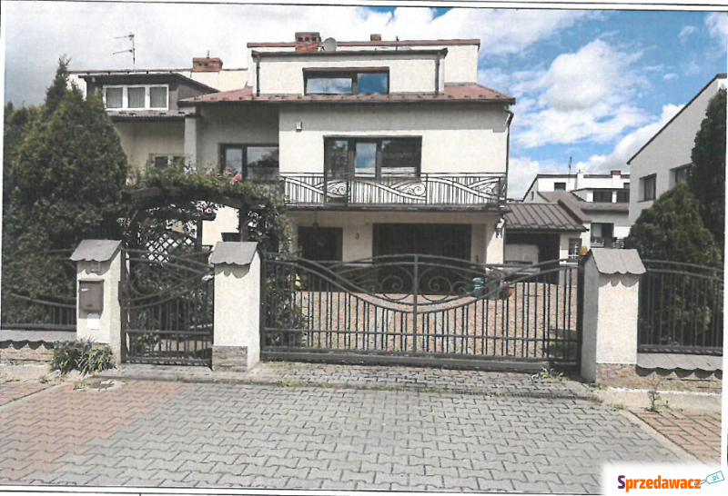 Sprzedam dom Częstochowa - ,  pow.  176 m2,  działka:   392 m2