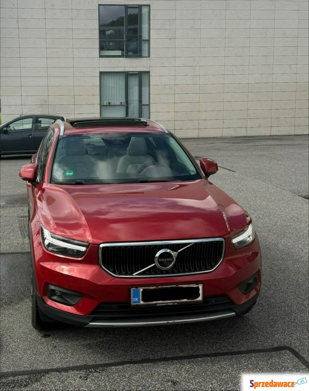 Volvo   SUV 2018,  2.0 benzyna, automat - Na sprzedaż za 86 700 zł - Sadlno