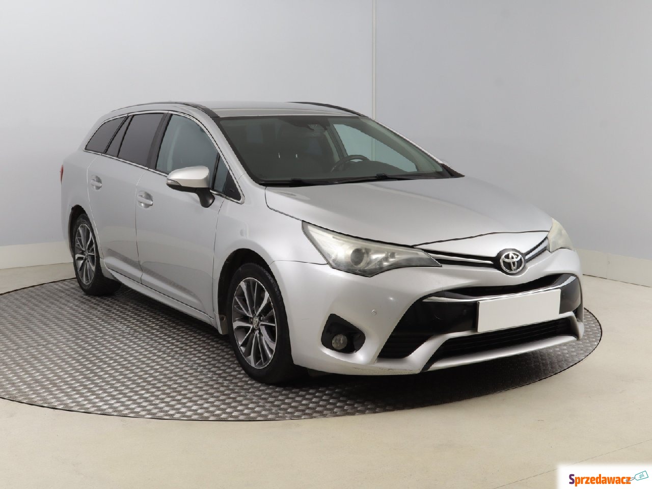 Toyota Avensis 2015