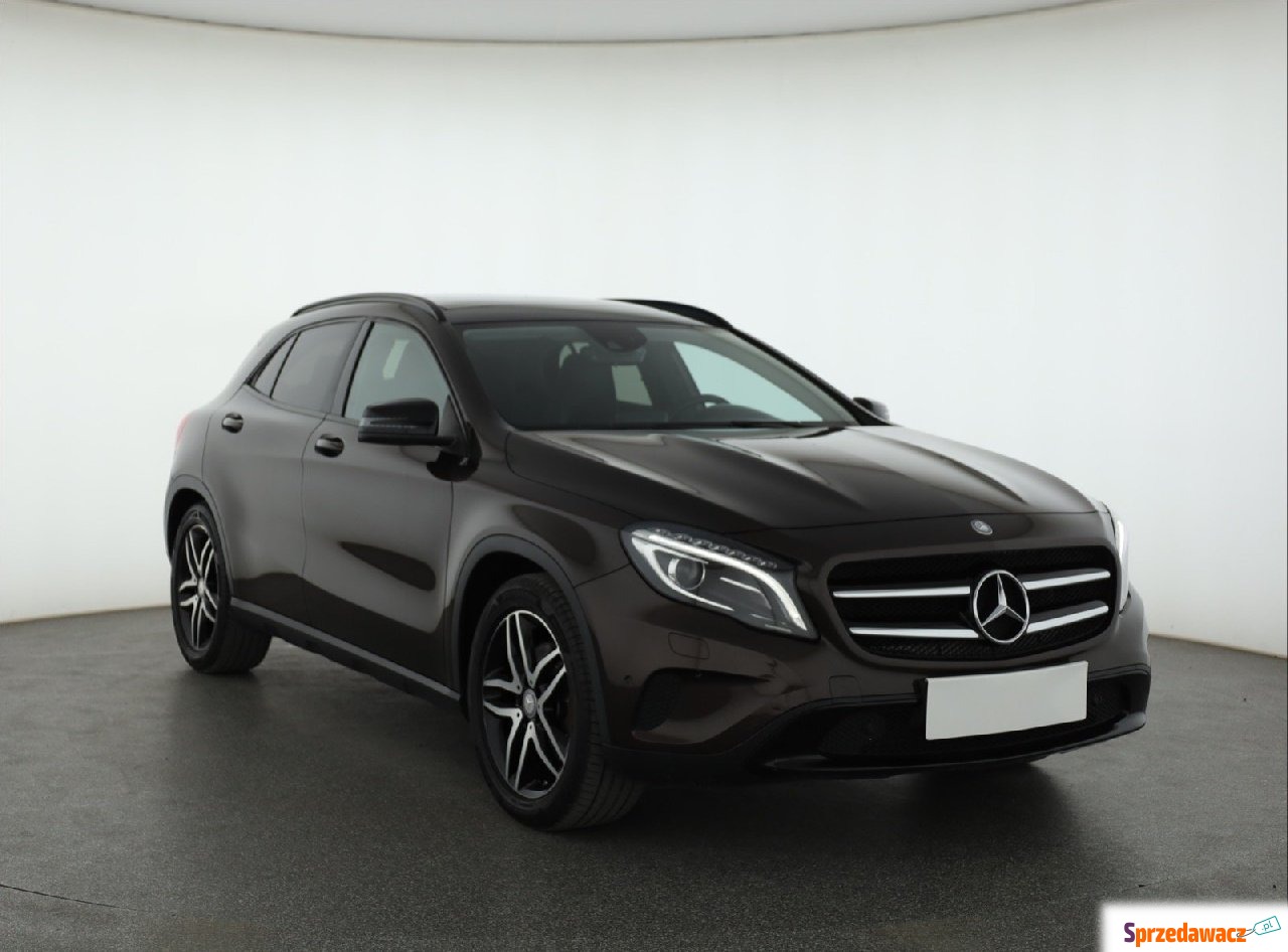 Mercedes - Benz GLA-klasa 2014