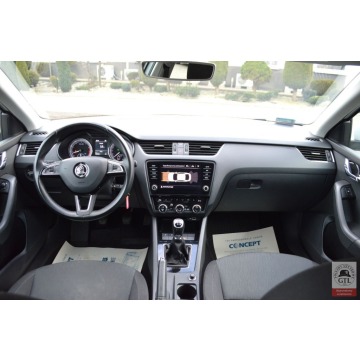 Skoda Octavia 2019 benzyna - Na sprzedaż za 47 847 zł - Gdańsk - zdjęcie 4