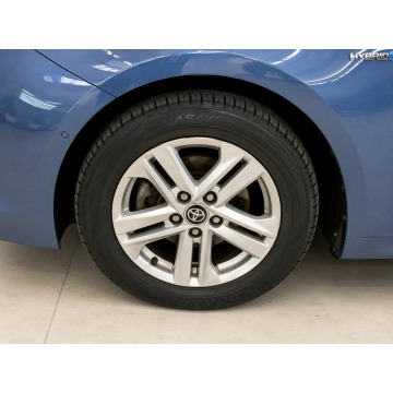 Toyota Corolla  Kombi 2021,  1.8 hybryda, automat - Na sprzedaż za 60 975 zł - Białystok - zdjęcie 9