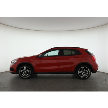 Mercedes - Benz GLA-klasa  SUV 2016,  2.0 benzyna, automat - Na sprzedaż za 74 999 zł - Katowice - zdjęcie 4