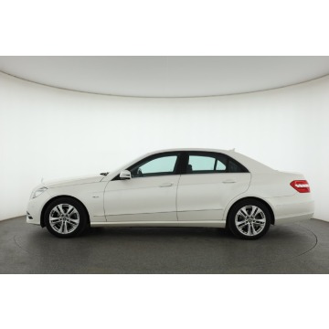 Mercedes - Benz E-klasa  Liftback 2011,  2.1 diesel, automat - Na sprzedaż za 50 999 zł - Łódź - zdjęcie 4