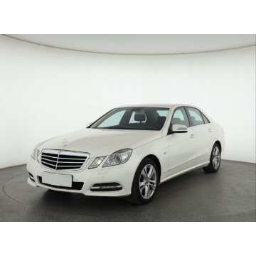 Mercedes - Benz E-klasa  Liftback 2011,  2.1 diesel, automat - Na sprzedaż za 50 999 zł - Łódź - zdjęcie 3