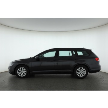 Volkswagen Passat  Kombi 2020,  1.5 benzyna, automat - Na sprzedaż za 65 999 zł - Konin - zdjęcie 4