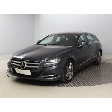 Mercedes - Benz CLS-klasa  Kombi 2013,  3.0 diesel, automat - Na sprzedaż za 55 999 zł - Bielany Wrocławskie - zdjęcie 3