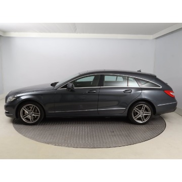 Mercedes - Benz CLS-klasa  Kombi 2013,  3.0 diesel, automat - Na sprzedaż za 55 999 zł - Bielany Wrocławskie - zdjęcie 4