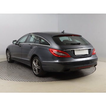 Mercedes - Benz CLS-klasa  Kombi 2013,  3.0 diesel, automat - Na sprzedaż za 55 999 zł - Bielany Wrocławskie - zdjęcie 5
