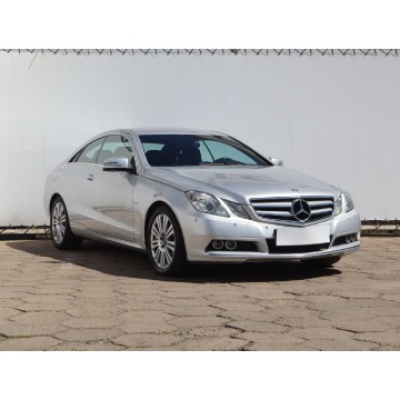 Mercedes E E 200 (184KM), 2011