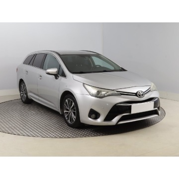 Toyota Avensis 2.0 D-4D (143KM), 2015