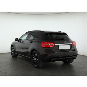 Mercedes - Benz GLA-klasa  SUV 2014,  2.0 benzyna, automat - Na sprzedaż za 69 499 zł - Piaseczno - zdjęcie 5