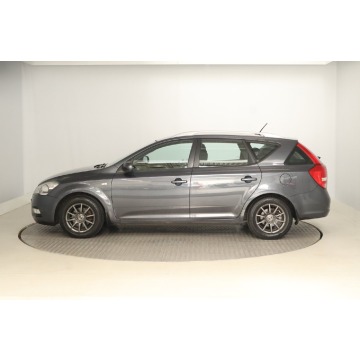 Kia Ceed  Kombi 2010,  1.4 benzyna - Na sprzedaż za 17 999 zł - Zabrze - zdjęcie 4