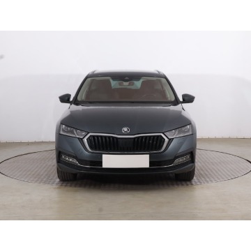 Skoda Octavia  Kombi 2020,  2.0 diesel, automat - Na sprzedaż za 73 999 zł - Zamość - zdjęcie 2
