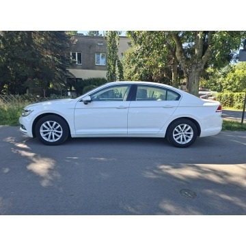 Volkswagen Passat  Sedan/Limuzyna 2018,  2.0 diesel, automat - Na sprzedaż za 72 900 zł - Łódź - zdjęcie 7
