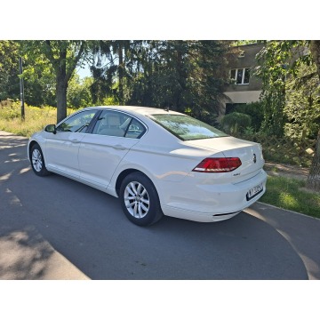 Volkswagen Passat  Sedan/Limuzyna 2018,  2.0 diesel, automat - Na sprzedaż za 72 900 zł - Łódź - zdjęcie 8