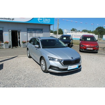 Skoda Octavia  Kombi 2023,  2.0 diesel, automat - Na sprzedaż za 75 900 zł - Warszawa - zdjęcie 4