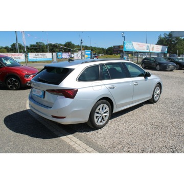 Skoda Octavia  Kombi 2023,  2.0 diesel, automat - Na sprzedaż za 75 900 zł - Warszawa - zdjęcie 6