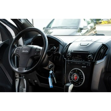 Isuzu D-Max  SUV 2015,  2.5 diesel, automat - Na sprzedaż za 67 900 zł - Ostrów Mazowiecka - zdjęcie 5