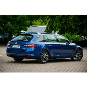 Skoda Superb  Kombi 2016,  2.0 diesel, automat - Na sprzedaż za 62 900 zł - Ostrów Mazowiecka - zdjęcie 4