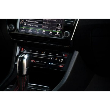 Skoda Superb  Kombi 2017,  2.0 diesel, automat - Na sprzedaż za 79 900 zł - Ostrów Mazowiecka - zdjęcie 7