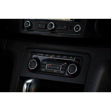 Volkswagen Amarok  SUV 2014,  2.0 diesel, automat - Na sprzedaż za 66 900 zł - Ostrów Mazowiecka - zdjęcie 6