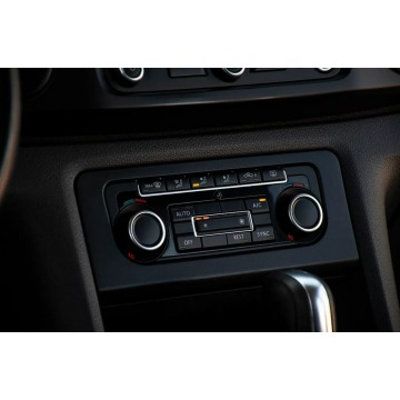 Volkswagen Amarok  SUV 2014,  2.0 diesel, automat - Na sprzedaż za 66 900 zł - Ostrów Mazowiecka - zdjęcie 12