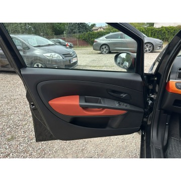 Fiat Grande Punto  Hatchback 2006,  1.4 benzyna - Na sprzedaż za 7 700,00 zł - Warszawa - zdjęcie 10